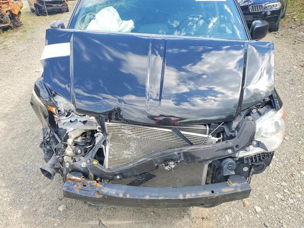 2019 DODGE GRAND CARAVAN SXT — Engine bay