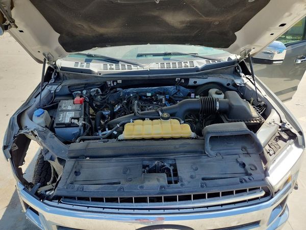 2019 FORD F150 — Engine bay