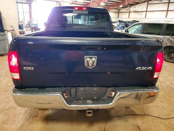 2016 RAM 1500 SLT QUAD CAB 4X4