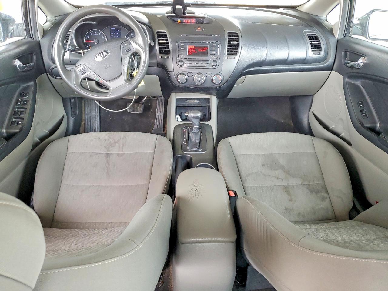 2016 KIA FORTE GL (Middle-Low Grade)
