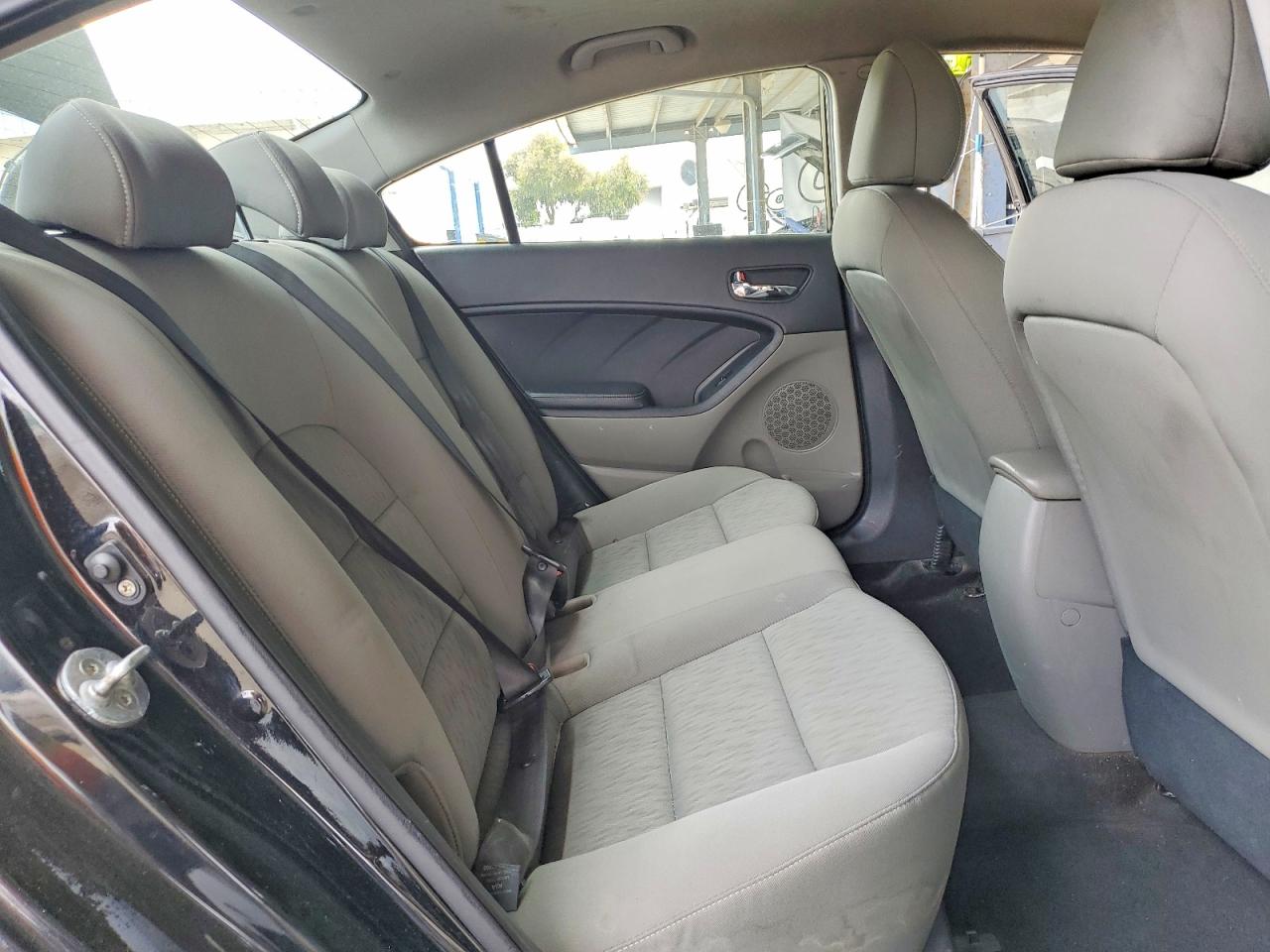 2016 KIA FORTE GL (Middle-Low Grade)