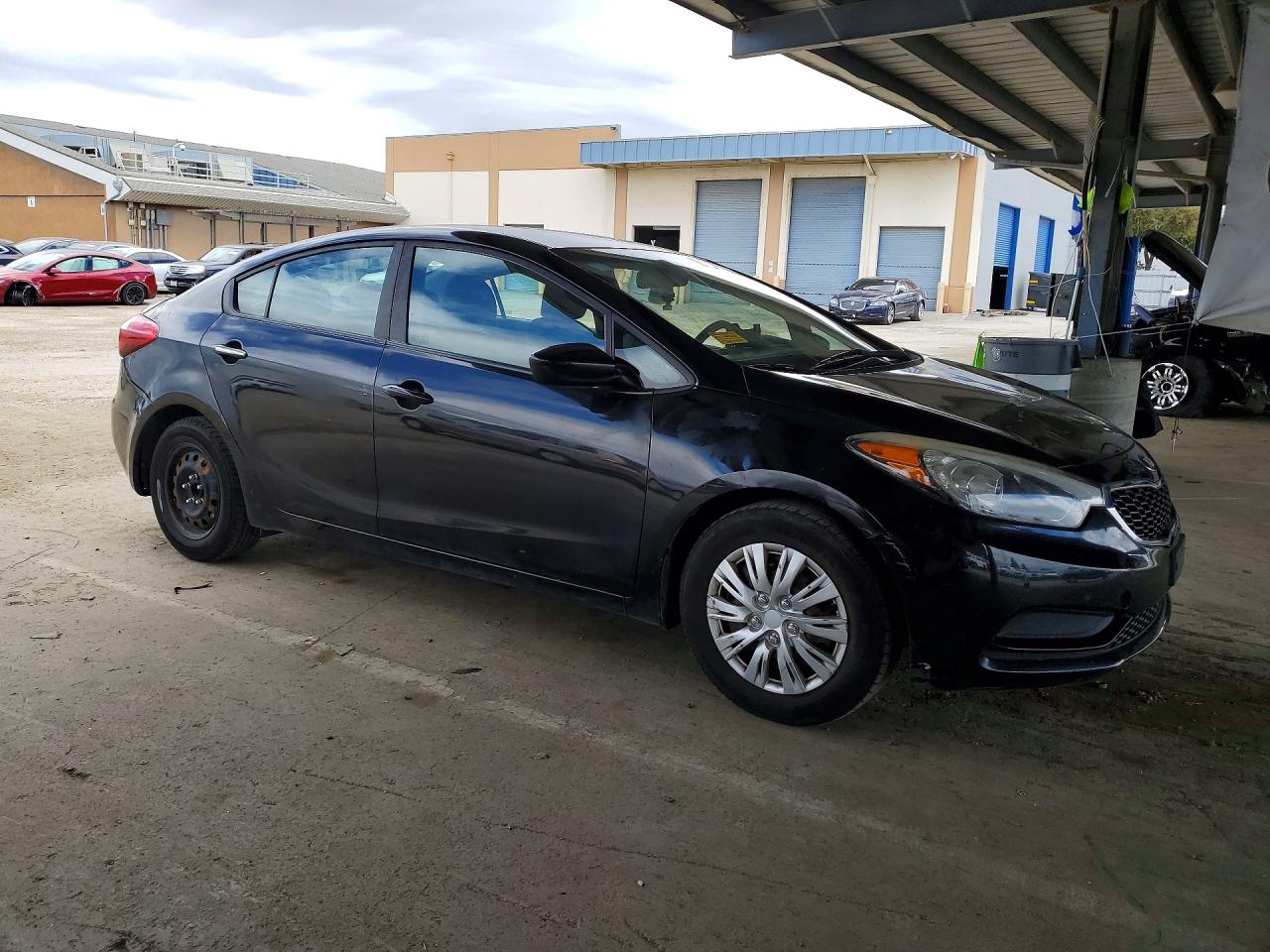 2016 KIA FORTE GL (Middle-Low Grade)