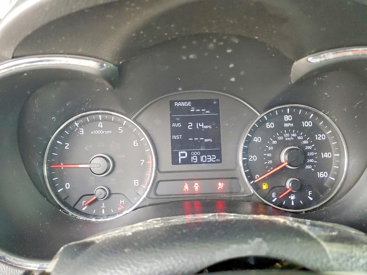 2016 KIA FORTE GL (Middle-Low Grade)