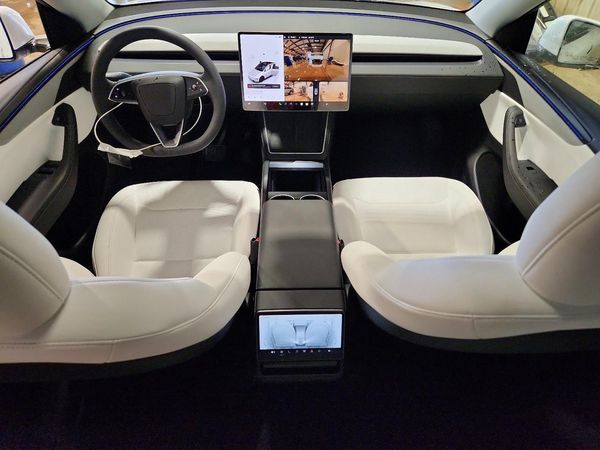 2026 TESLA MODEL Y