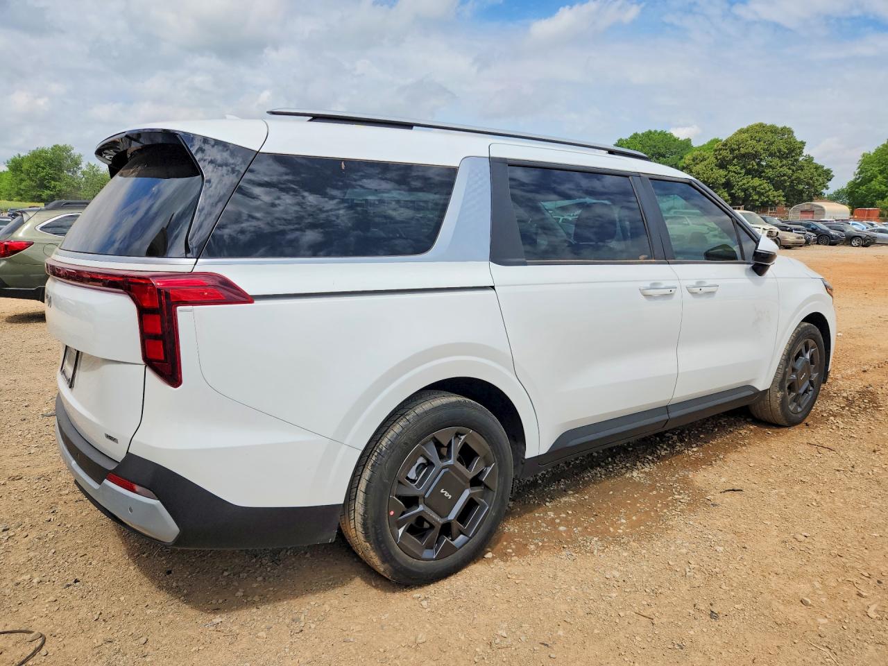 2025 KIA CARNIVAL EX