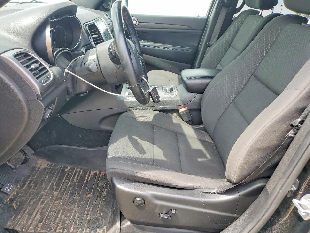 2019 JEEP GRAND CHEROKEE LAREDO 4X4