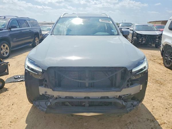2025 VOLVO XC90 Core
