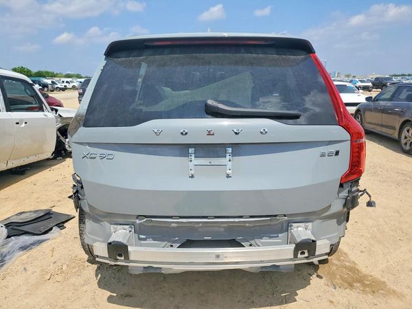2025 VOLVO XC90 Core