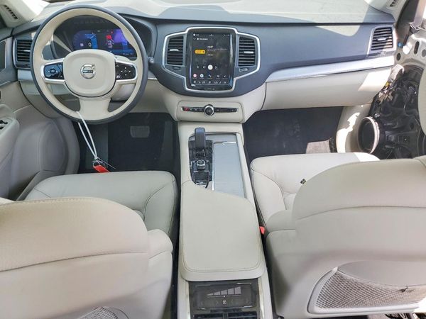 2025 VOLVO XC90 Core