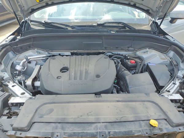 2025 VOLVO XC90 Core