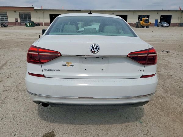 2018 VOLKSWAGEN PASSAT