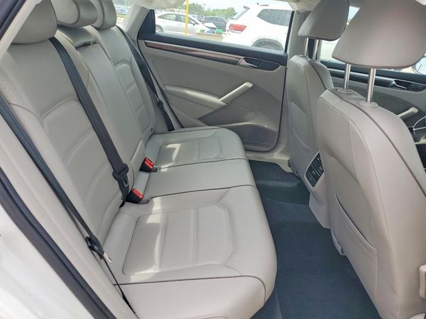 2018 VOLKSWAGEN PASSAT