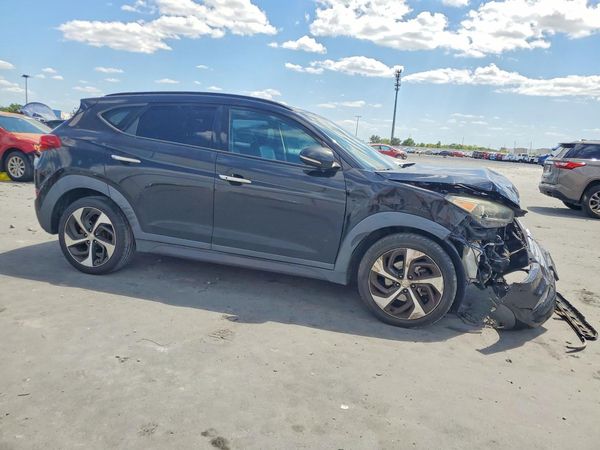 2016 HYUNDAI TUCSON