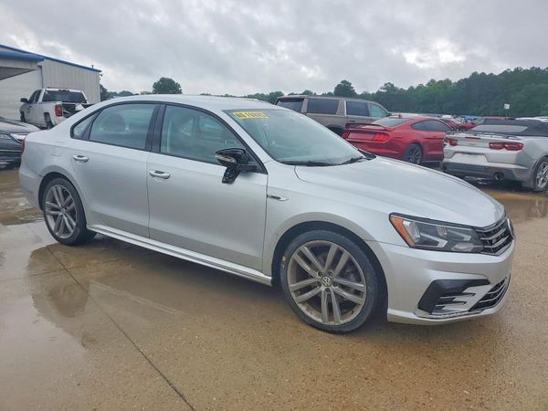 2018 VOLKSWAGEN PASSAT