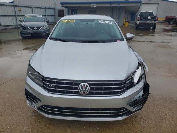 2018 VOLKSWAGEN PASSAT
