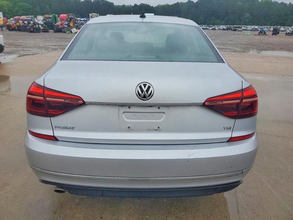 2018 VOLKSWAGEN PASSAT