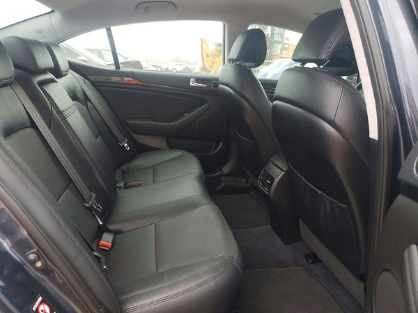 2015 KIA CADENZA