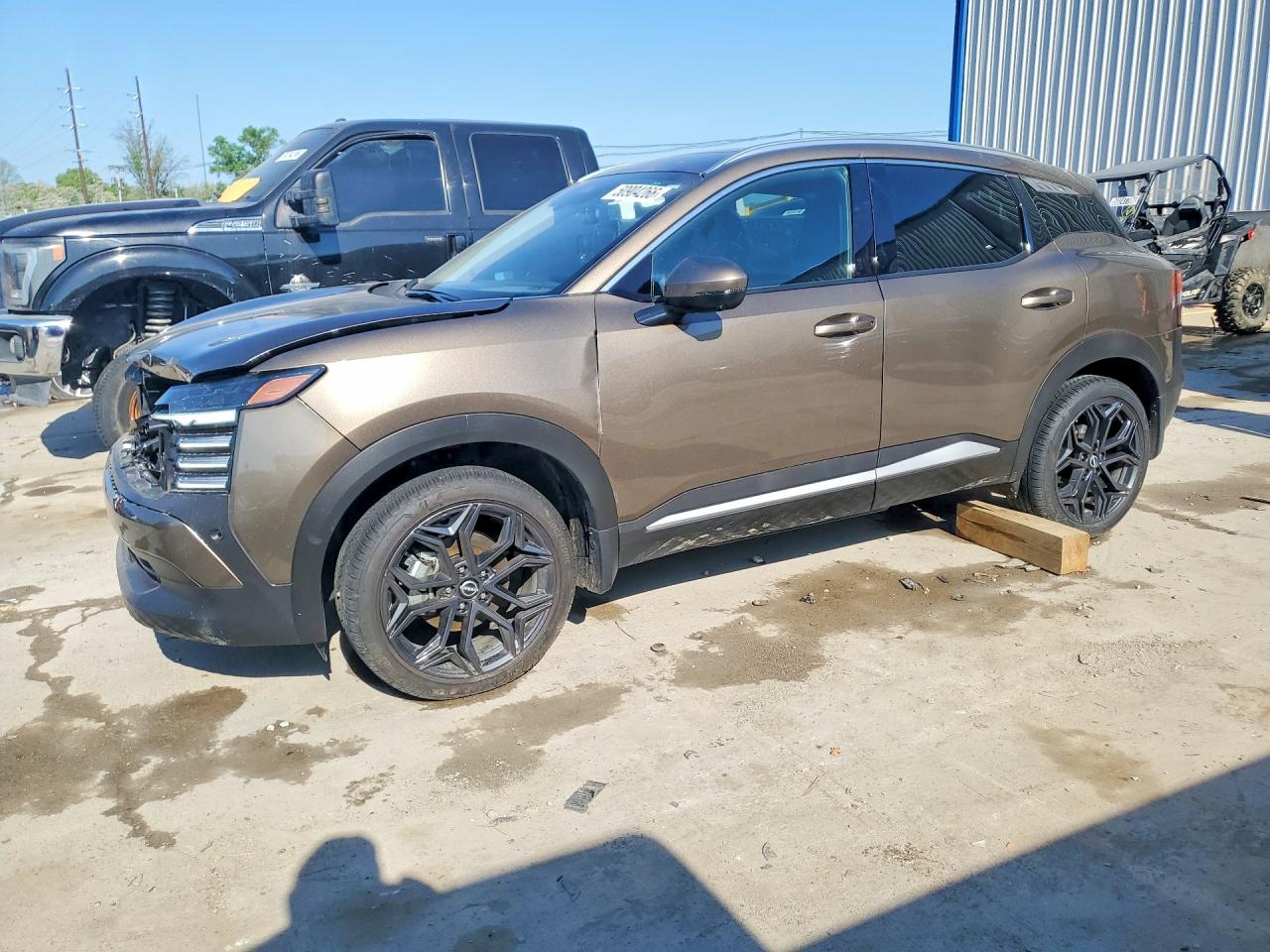 2025 NISSAN KICKS