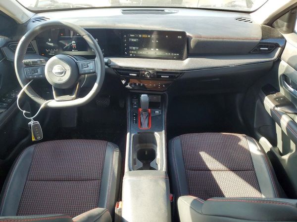 2025 NISSAN KICKS