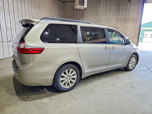 2016 TOYOTA SIENNA