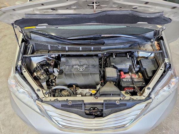 2016 TOYOTA SIENNA