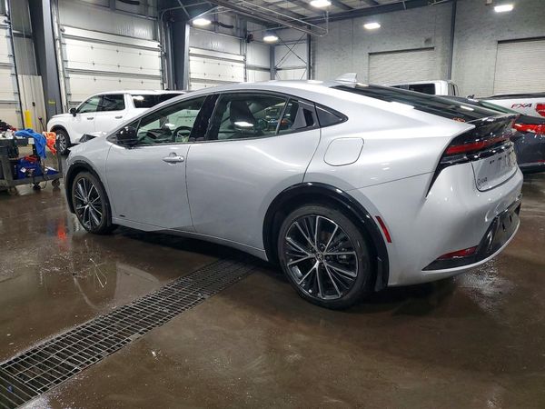 2025 TOYOTA PRIUS