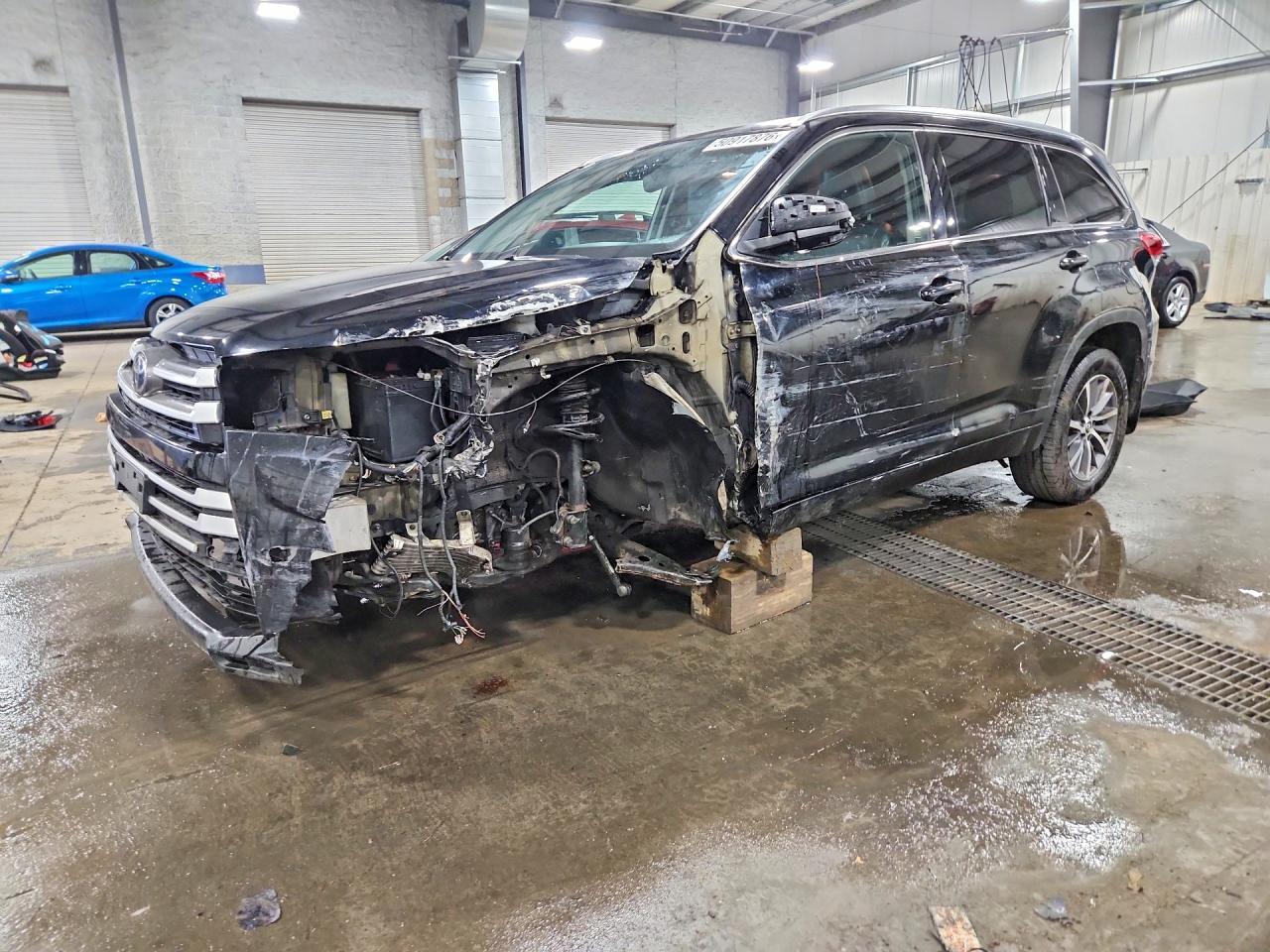 2017 TOYOTA HIGHLANDER SE/XLE