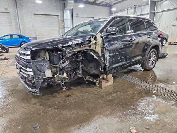 2017 TOYOTA HIGHLANDER SE/XLE