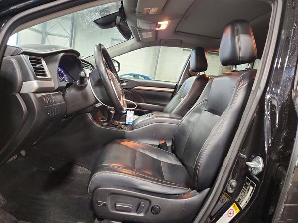 2017 TOYOTA HIGHLANDER SE/XLE