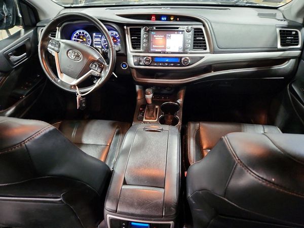 2017 TOYOTA HIGHLANDER SE/XLE