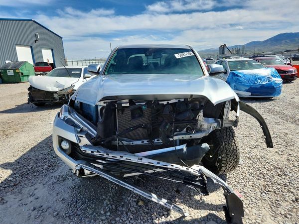 2022 TOYOTA TACOMA SR5