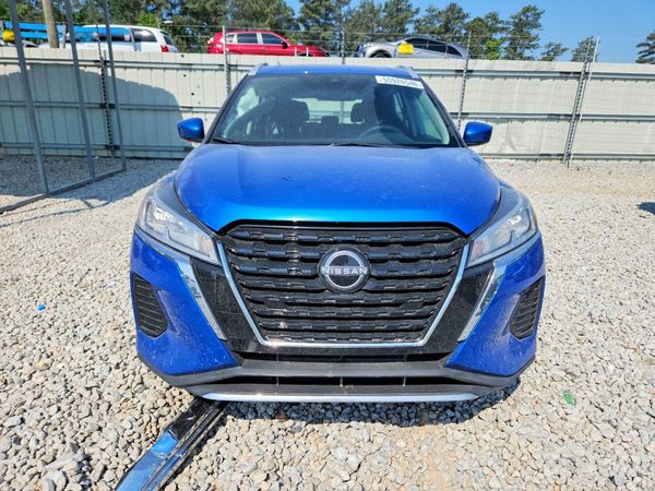 2024 NISSAN KICKS
