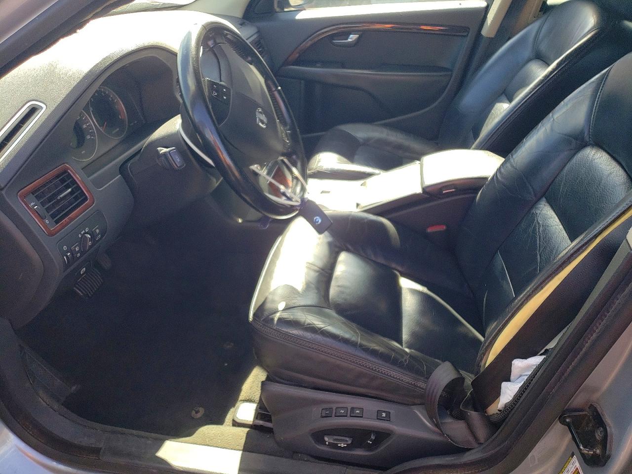 2008 VOLVO XC70