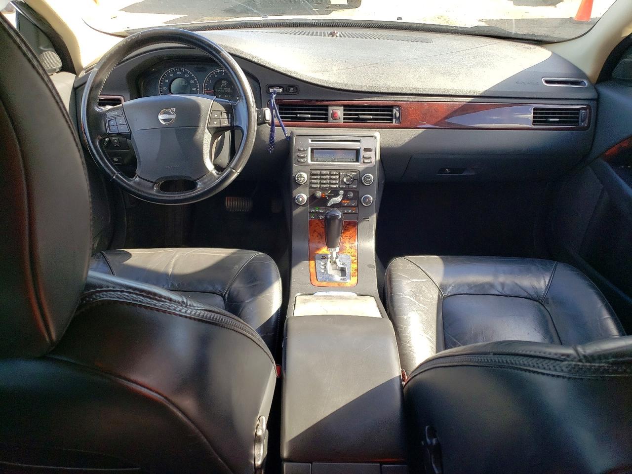 2008 VOLVO XC70