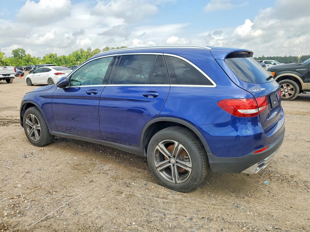 2017 MERCEDES-BENZ GLC GLC300