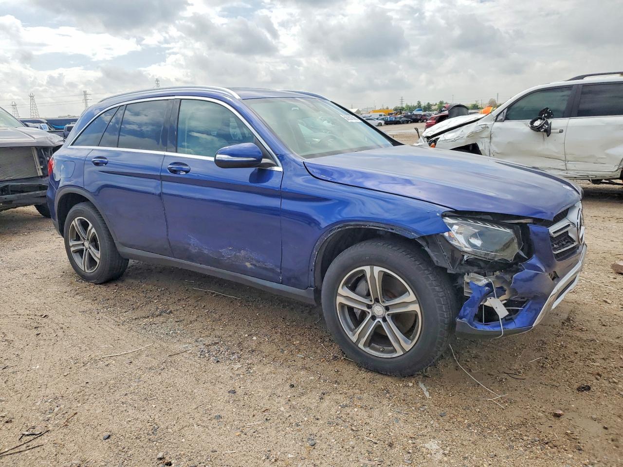 2017 MERCEDES-BENZ GLC GLC300