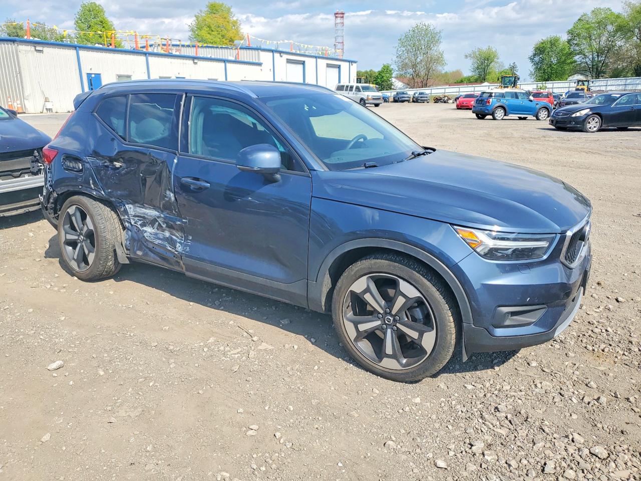 2022 VOLVO XC40 Momentum (excl S60)