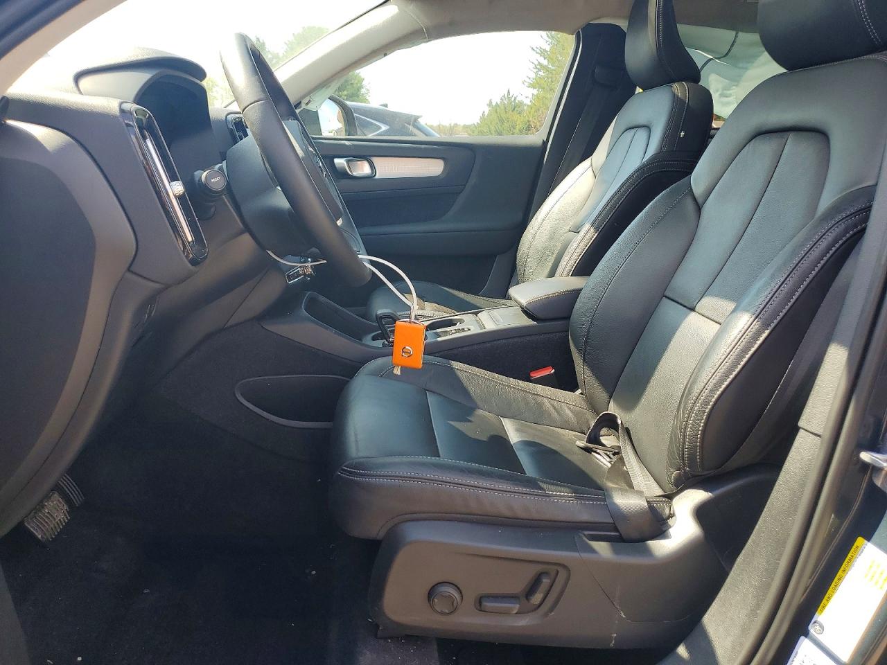 2022 VOLVO XC40 Momentum (excl S60)