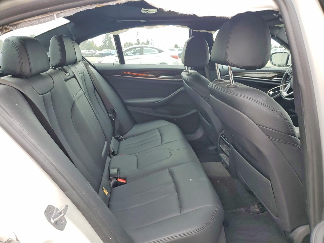2019 BMW 530