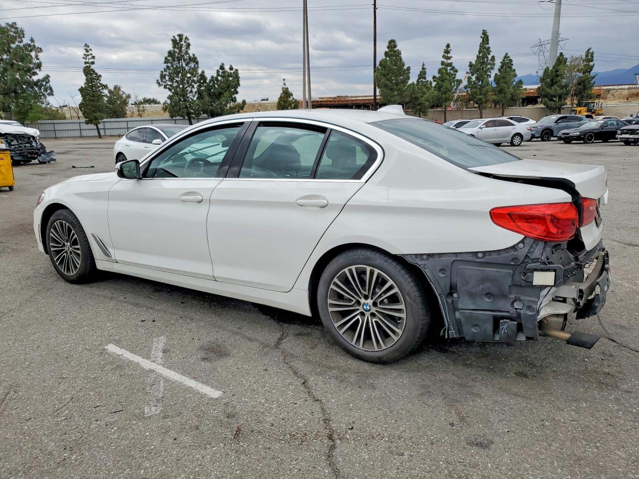2019 BMW 530