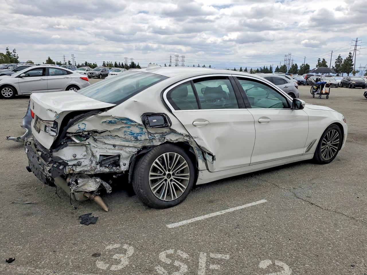 2019 BMW 530