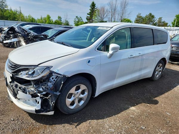 2018 CHRYSLER PACIFICA Touring Plus