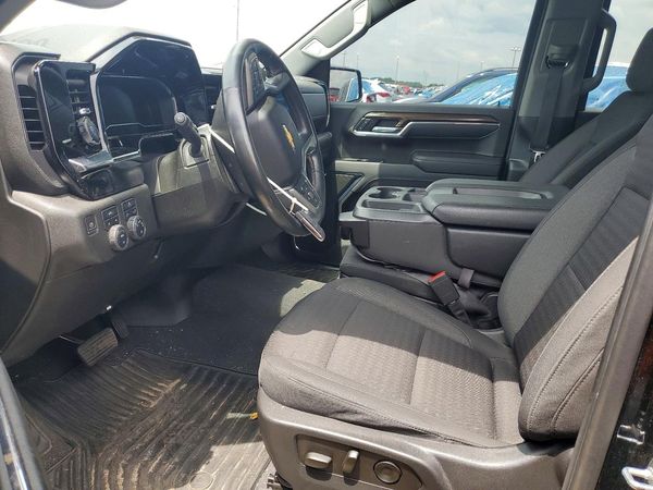 2023 CHEVROLET SILVERADO LT-L — DENT