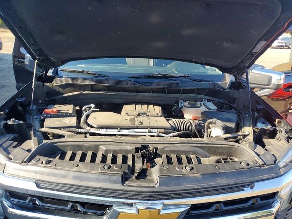 2023 CHEVROLET SILVERADO LT-L — Engine bay