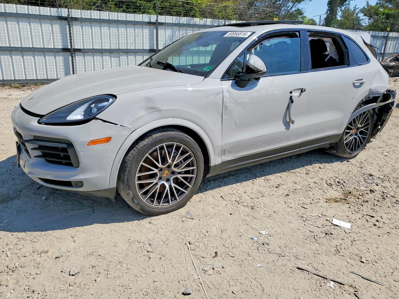 2021 PORSCHE CAYENNE