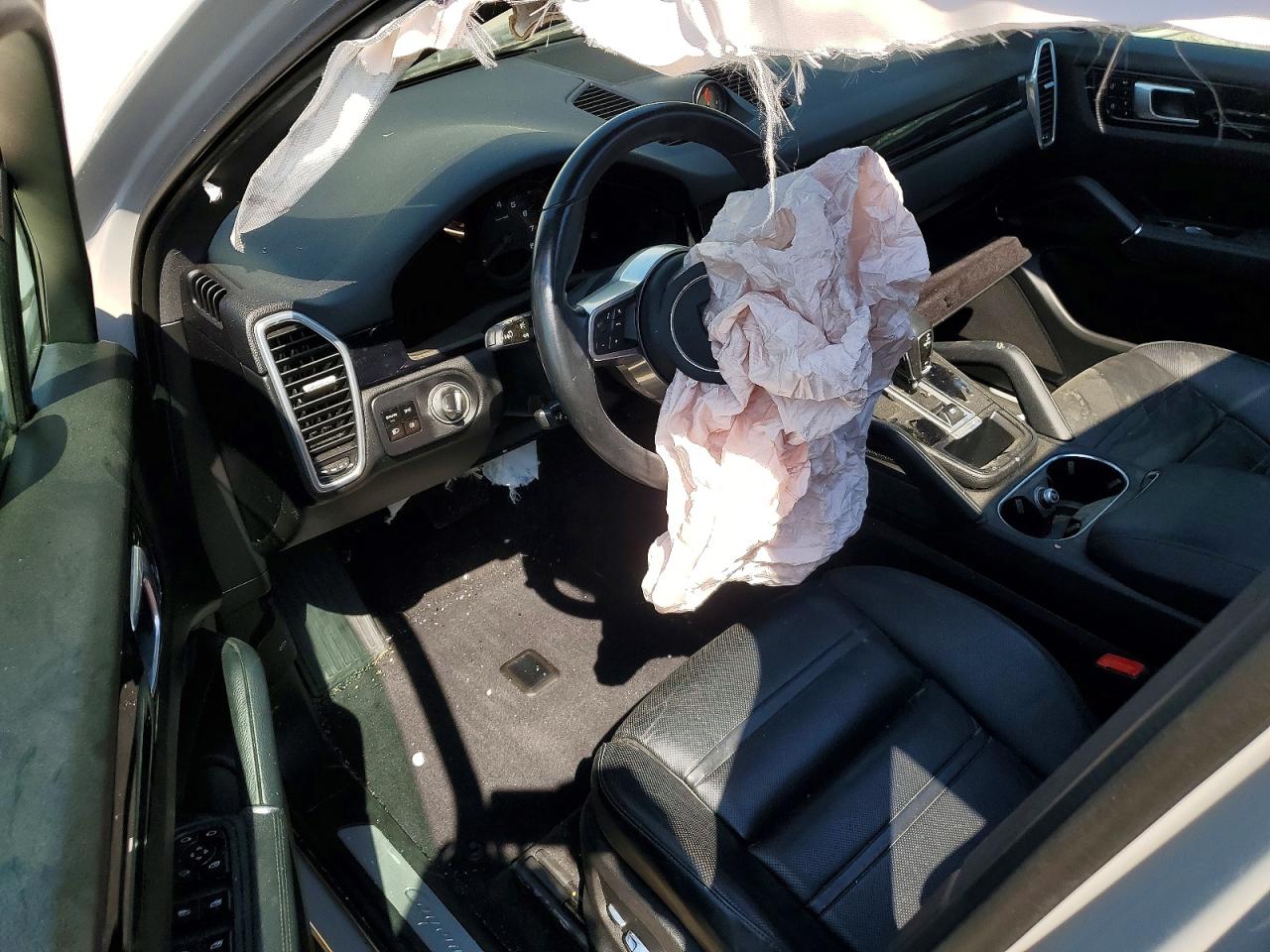 2021 PORSCHE CAYENNE