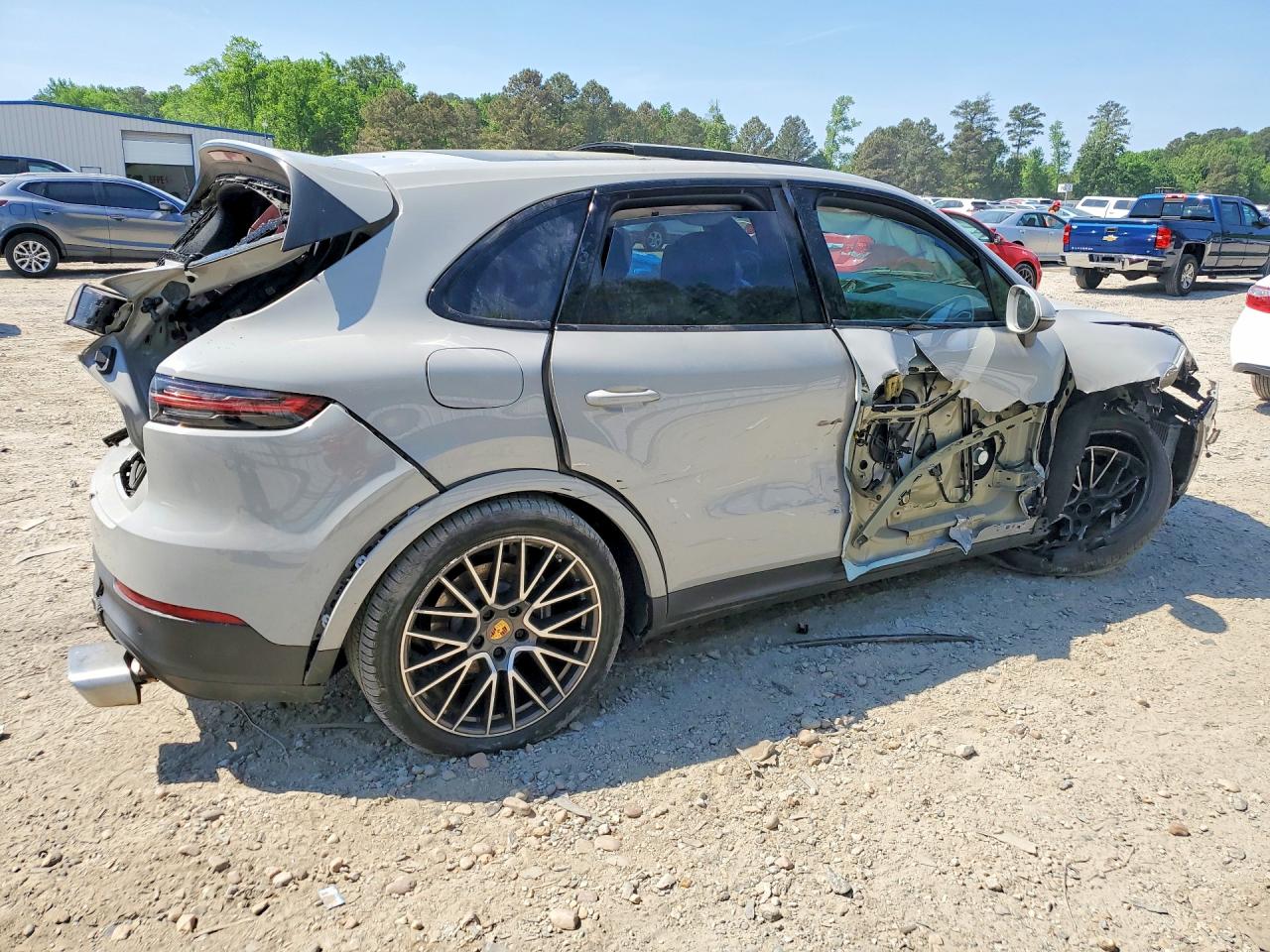 2021 PORSCHE CAYENNE