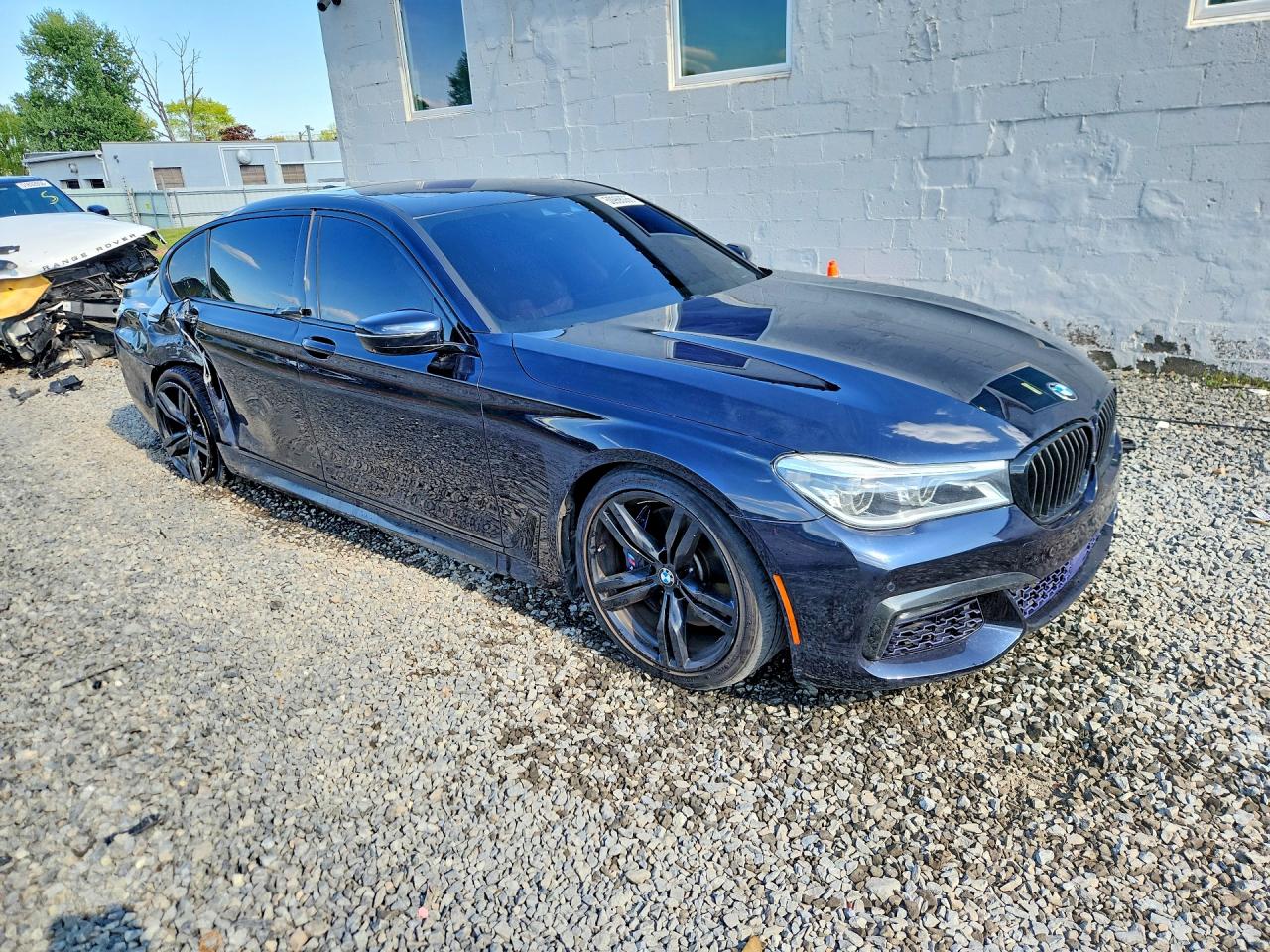 2016 BMW 750 xDrive