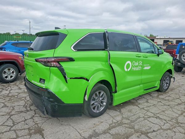 2024 TOYOTA SIENNA