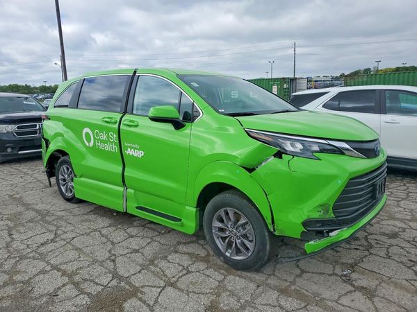 2024 TOYOTA SIENNA